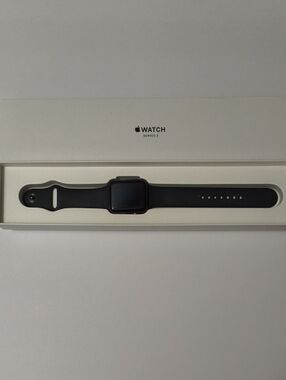 Apple Watch Series 3 - Black Sport Band